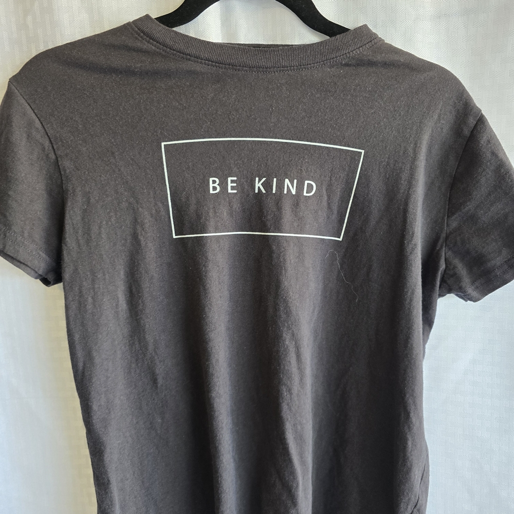Gray 'Be Kind' T-Shirt